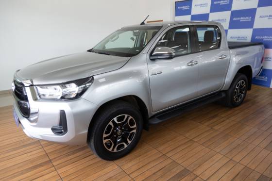TOYOTA HILUX 2.8 D-4D TURBO DIESEL CD SRV 4X4 AUTOMÁTICO